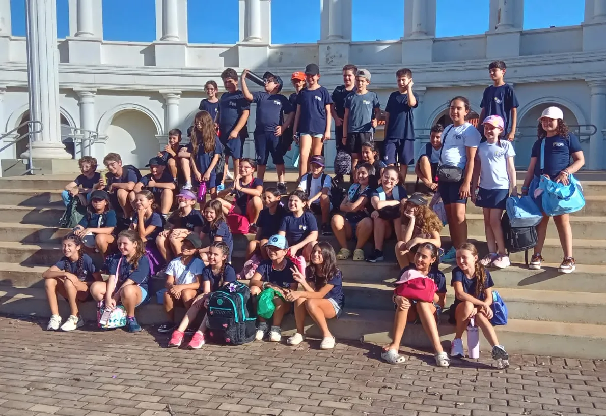 Excursão de alunos do Colégio Ipê de Assis, SP